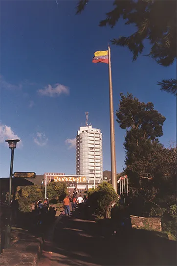 [DESCRIPCIÓN DE LA IMAGEN 05]